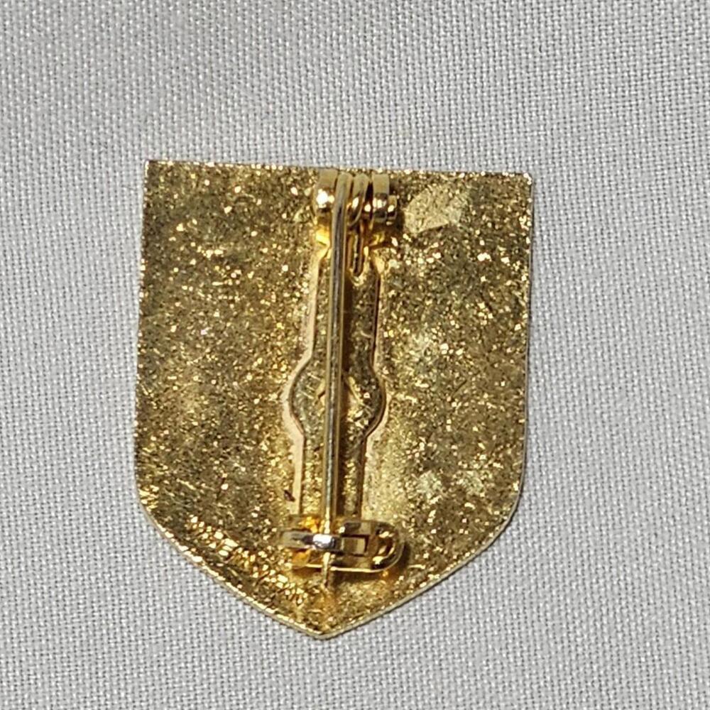 Vintage Red River Ski Resort New Mexico Travel Enamel Pin - Picture 2 of 4